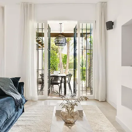 Cozy Townhouse With Rooftop Terrace And Pool Semesterbostad Marbella