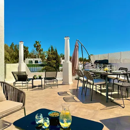 Prázdninový dům Cozy Townhouse With Rooftop Terrace And Pool Marbella